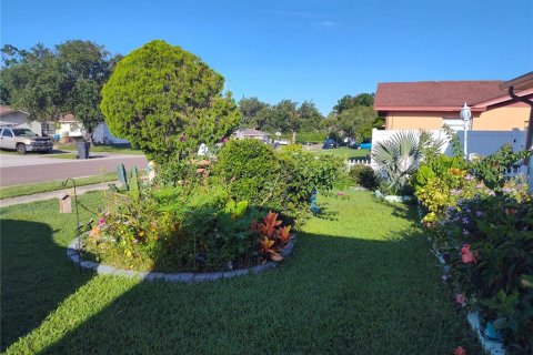 Casa en venta en Brandon, Florida, 5 dormitorios, 192.03 m2 № 1801356 - foto 2