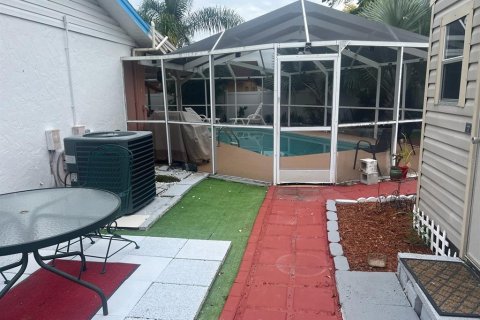 Casa en venta en Brandon, Florida, 5 dormitorios, 192.03 m2 № 1801356 - foto 15