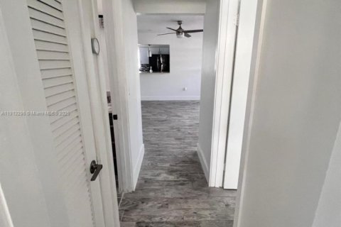 Villa ou maison à vendre à Pembroke Pines, Floride: 2 chambres, 85.47 m2 № 1971495 - photo 5