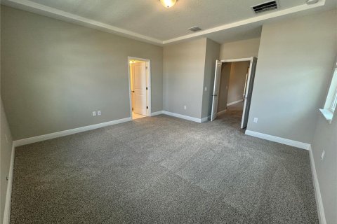 House in Winter Garden, Florida 4 bedrooms, 193.42 sq.m. № 1910871 - photo 11