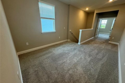 House in Winter Garden, Florida 4 bedrooms, 193.42 sq.m. № 1910871 - photo 9