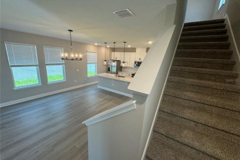 House in Winter Garden, Florida 4 bedrooms, 193.42 sq.m. № 1910871 - photo 8