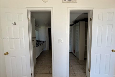 Copropriété à vendre à Sunny Isles Beach, Floride: 1 chambre, 92.07 m2 № 1894233 - photo 25