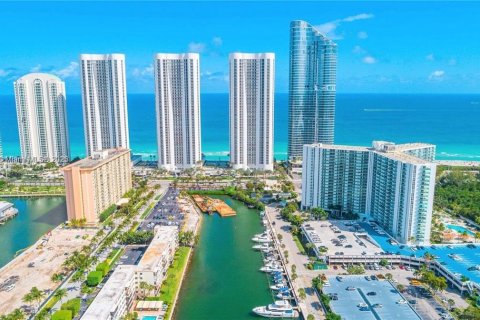 Copropriété à vendre à Sunny Isles Beach, Floride: 1 chambre, 92.07 m2 № 1894233 - photo 2