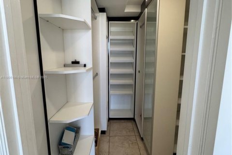 Copropriété à vendre à Sunny Isles Beach, Floride: 1 chambre, 92.07 m2 № 1894233 - photo 27