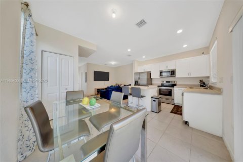 Adosado en venta en Homestead, Florida, 3 dormitorios, 123.37 m2 № 2043757 - foto 17