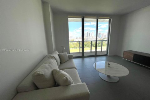 Apartamento en alquiler en Miami, Florida, 1 dormitorio, 70.05 m2 № 2054624 - foto 10