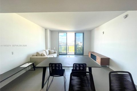 Apartamento en alquiler en Miami, Florida, 1 dormitorio, 70.05 m2 № 2054624 - foto 7
