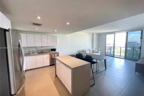 Apartamento en alquiler en Miami, Florida, 1 dormitorio, 70.05 m2 № 2054624 - foto 5