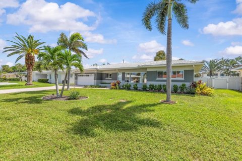 Villa ou maison à Belleair Beach, Floride 2 chambres, 119.1 m2 № 2375753