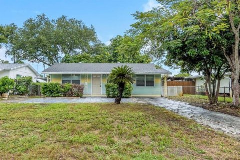 Villa ou maison à Saint Petersburg, Floride 2 chambres, 93.65 m2 № 2342261
