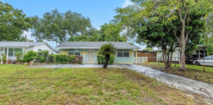 Casa en Saint Petersburg, Florida 2 dormitorios, 93.65 m2 № 2342261