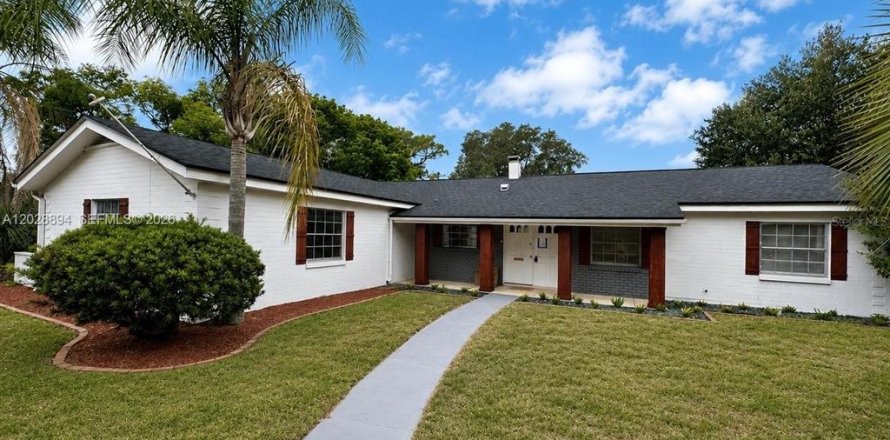 Villa ou maison à Maitland, Floride 4 chambres, 189.33 m2 № 2149860