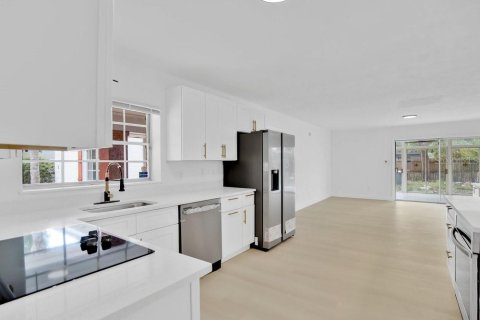 Villa ou maison à vendre à Maitland, Floride: 4 chambres, 189.33 m2 № 2149860 - photo 4