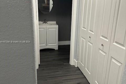 Townhouse in Miramar, Florida 3 bedrooms, 155.05 sq.m. № 1867855 - photo 5