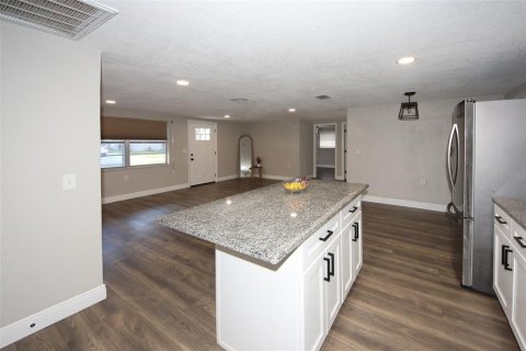 Casa en venta en Holiday, Florida, 4 dormitorios, 140.28 m2 № 1910740 - foto 5