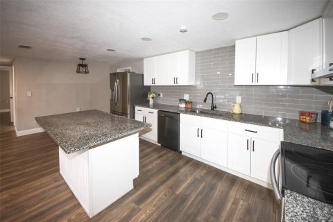 Casa en venta en Holiday, Florida, 4 dormitorios, 140.28 m2 № 1910740 - foto 3