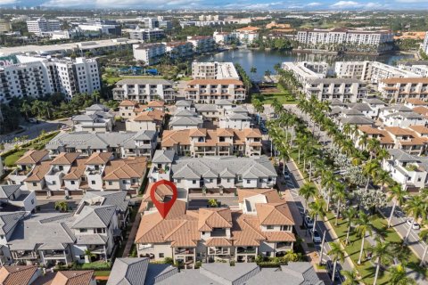 Townhouse in Doral, Florida 3 bedrooms, 175.96 sq.m. № 1944115 - photo 9