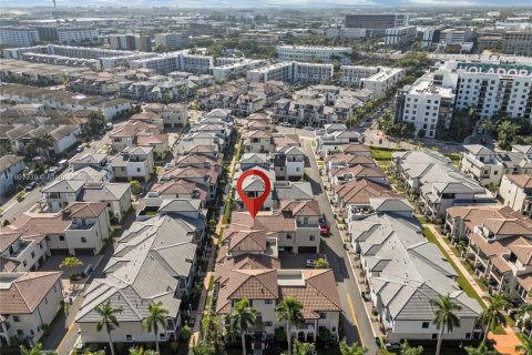 Townhouse in Doral, Florida 3 bedrooms, 175.96 sq.m. № 1944115 - photo 6