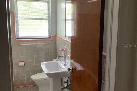 House in Belleair, Florida 2 bedrooms, 104.79 sq.m. № 2145244 - photo 5