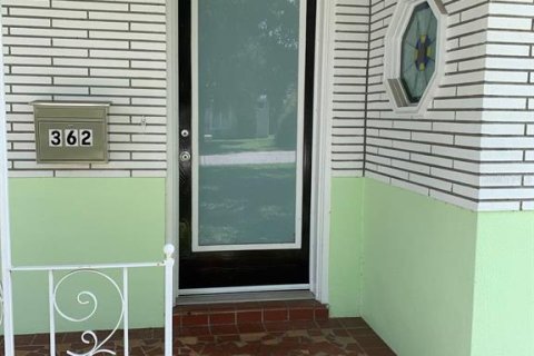 Casa en venta en Belleair, Florida, 2 dormitorios, 104.79 m2 № 2145244 - foto 2