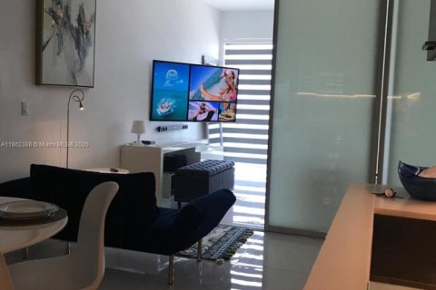 Condo in Fort Lauderdale, Florida, 1 bedroom in GALLERIA VILLAGES  № 1890836 - photo 10