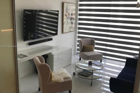 Condo in Fort Lauderdale, Florida, 1 bedroom in GALLERIA VILLAGES  № 1890836 - photo 5
