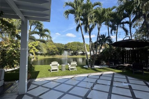 Снять в аренду виллу или дом в Дорал, Флорида 4 спальни, 271.55м2, № 1987718 - фото 9