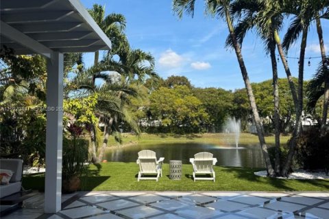 Снять в аренду виллу или дом в Дорал, Флорида 4 спальни, 271.55м2, № 1987718 - фото 8