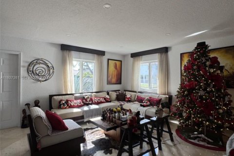 Снять в аренду виллу или дом в Дорал, Флорида 4 спальни, 271.55м2, № 1987718 - фото 21