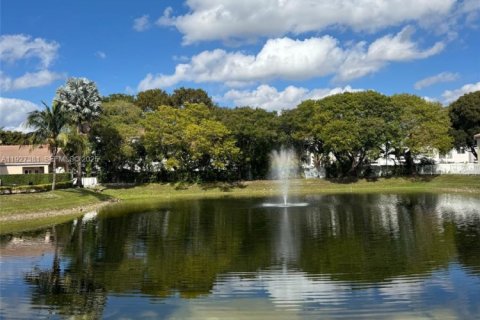 Снять в аренду виллу или дом в Дорал, Флорида 4 спальни, 271.55м2, № 1987718 - фото 13