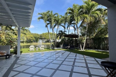 Снять в аренду виллу или дом в Дорал, Флорида 4 спальни, 271.55м2, № 1987718 - фото 4