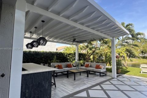 Снять в аренду виллу или дом в Дорал, Флорида 4 спальни, 271.55м2, № 1987718 - фото 11