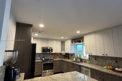 Снять в аренду виллу или дом в Дорал, Флорида 4 спальни, 271.55м2, № 1987718 - фото 28