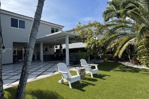 Снять в аренду виллу или дом в Дорал, Флорида 4 спальни, 271.55м2, № 1987718 - фото 5