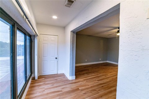 Condo in Largo, Florida, 2 bedrooms  № 1797763 - photo 28