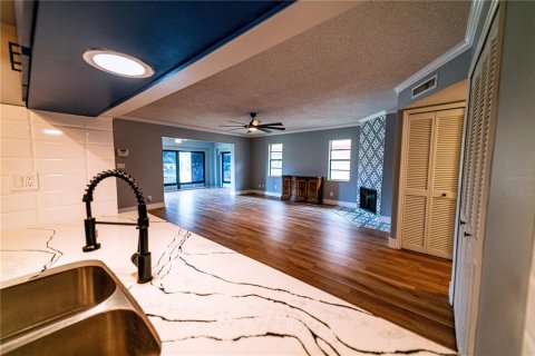Condo in Largo, Florida, 2 bedrooms  № 1797763 - photo 17