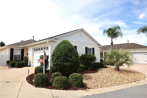 Villa ou maison à The Villages, Floride 2 chambres, 108.23 m2 № 2362650