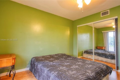 Townhouse in Davie, Florida 3 bedrooms, 228.26 sq.m. № 1809771 - photo 30