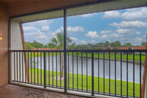 Townhouse in Davie, Florida 3 bedrooms, 228.26 sq.m. № 1809771 - photo 28