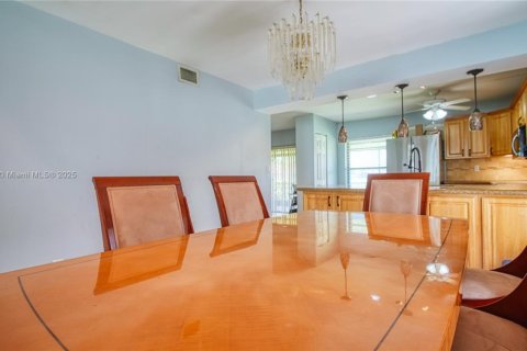Townhouse in Davie, Florida 3 bedrooms, 228.26 sq.m. № 1809771 - photo 8