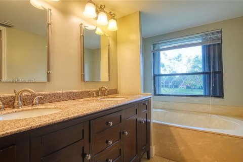 Townhouse in Davie, Florida 3 bedrooms, 228.26 sq.m. № 1809771 - photo 17