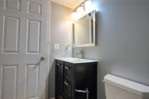 Townhouse in Davie, Florida 3 bedrooms, 228.26 sq.m. № 1809771 - photo 18
