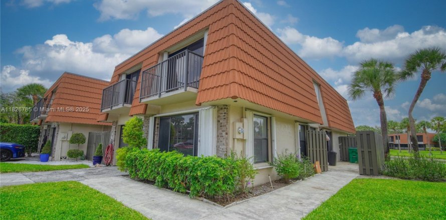 Townhouse in Davie, Florida 3 bedrooms, 228.26 sq.m. № 1809771