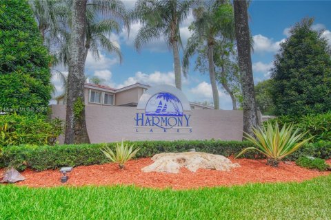 Townhouse in Davie, Florida 3 bedrooms, 228.26 sq.m. № 1809771 - photo 2