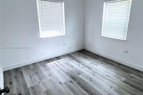 Villa ou maison à vendre à North Miami, Floride: 3 chambres, 91.14 m2 № 2034454 - photo 8