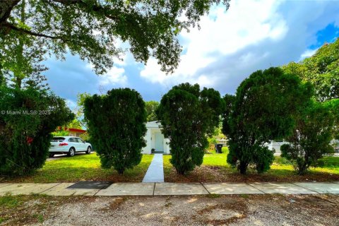 Villa ou maison à vendre à North Miami, Floride: 3 chambres, 91.14 m2 № 2034454 - photo 11