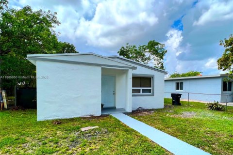 Villa ou maison à vendre à North Miami, Floride: 3 chambres, 91.14 m2 № 2034454 - photo 9