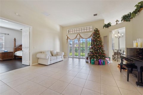 House in Plantation, Florida 5 bedrooms, 265.51 sq.m. № 1828317 - photo 19