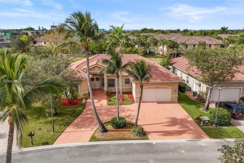 House in Plantation, Florida 5 bedrooms, 265.51 sq.m. № 1828317 - photo 26